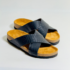 Cosmo Black (Croco Leather)